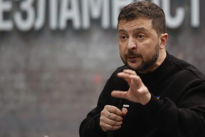 Más súplicas de dinero: Zelenski expone sus planes 'A' y 'B' para el conflicto con Rusia