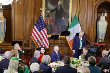 Trump: "Pasé todo el día con los irlandeses. Debería haberlo pasado con los iraníes"