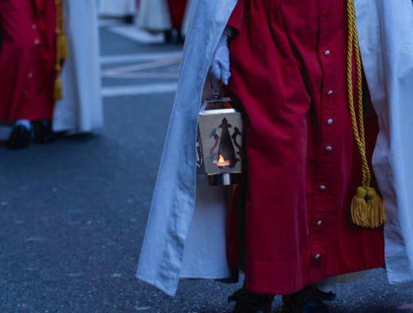 ¿Por qué el color morado, blanco y verde en la Semana Santa? El significado de los colores en la liturgia
