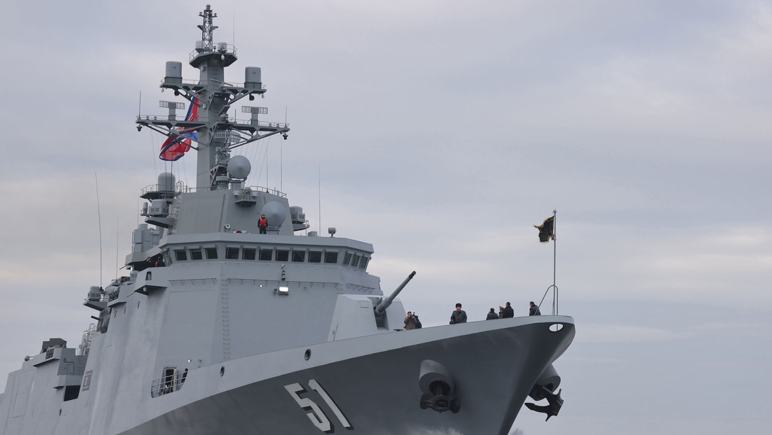 FOTOS ÉPICAS: Kim Jong-un inspecciona un nuevo destructor de 5.000 toneladas