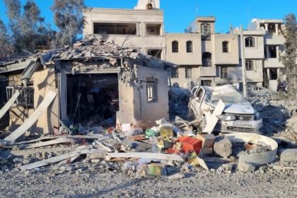 Al menos 20 muertos en ataque a parque infantil y unidad de emergencias en Irán