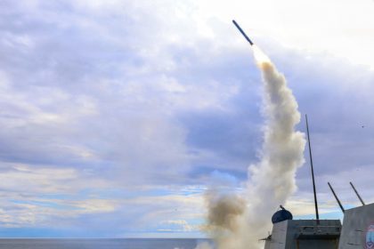 Irán: EE.UU. utiliza contra nosotros el armamento que tenía "preparado para la Tercera Guerra Mundial"