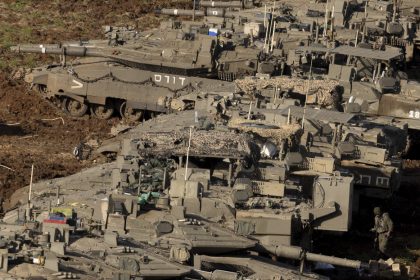 Ejército israelí amenaza a los que se postulan a líder supremo de Irán y a quienes lo elijan