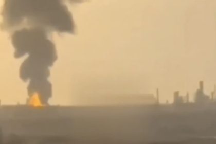 Arde refinería en Baréin tras un ataque iraní (VIDEOS)
