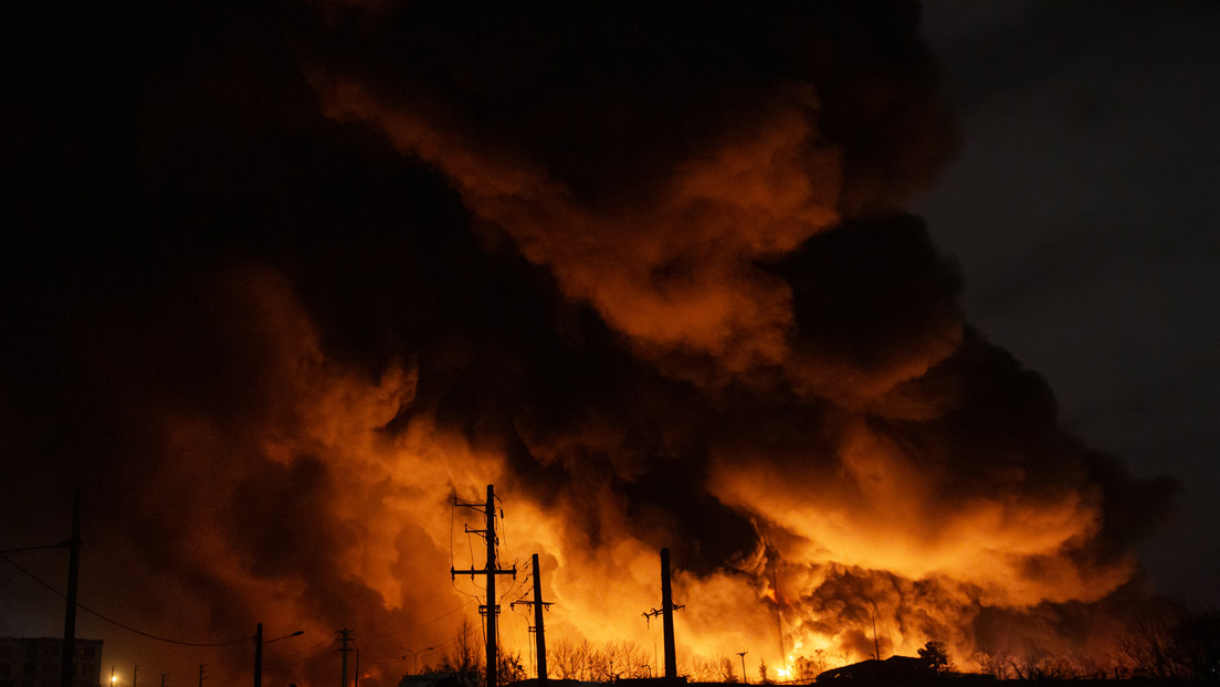 Irán lanza ataques con potentes ojivas mientras advierte sobre la exportación de petróleo: MINUTO A MINUTO