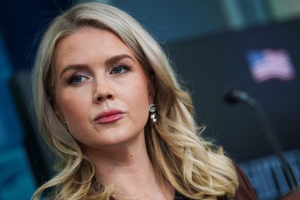 La Casa Blanca afirma que el alza del petróleo es "temporal" tras el ataque a Irán