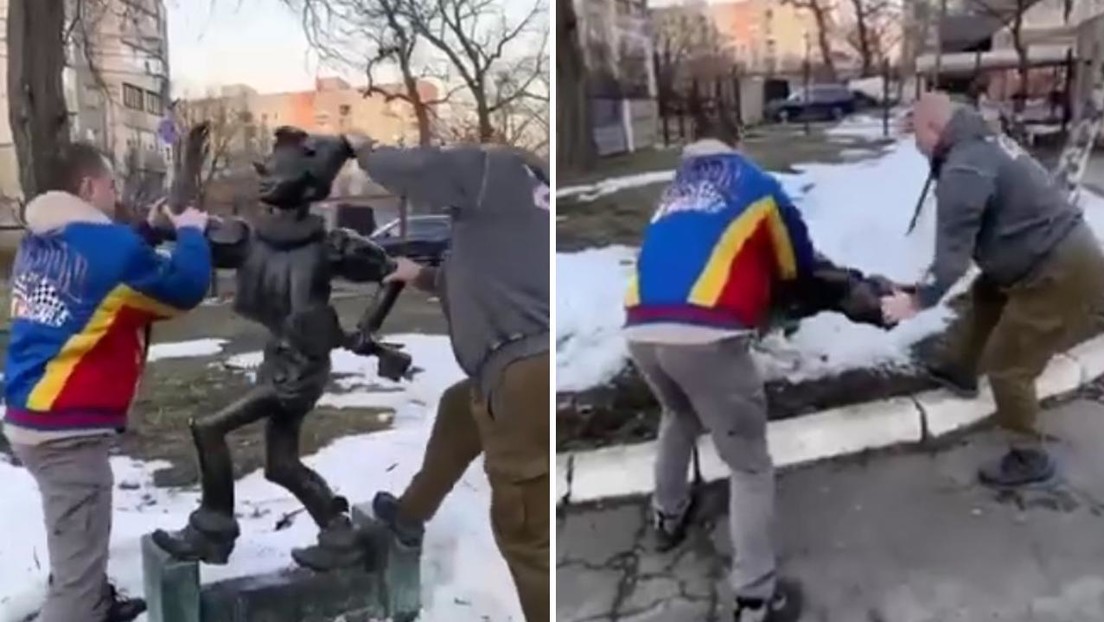 Derriban en Kiev monumento a un icónico personaje ruso de cuentos en una nueva 'lucha' cultural