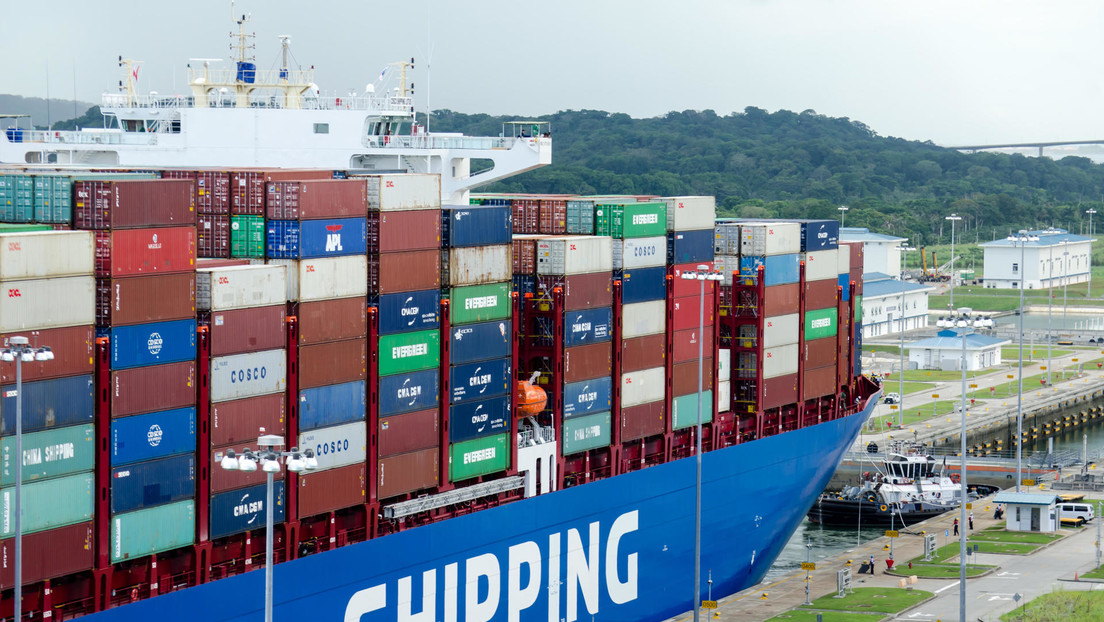 Gigante naviero chino suspende actividades en un puerto del canal de Panamá