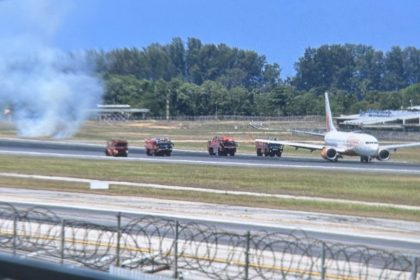 VIDEO, FOTOS: Aterrizaje forzoso deja avión sin parte del tren delantero