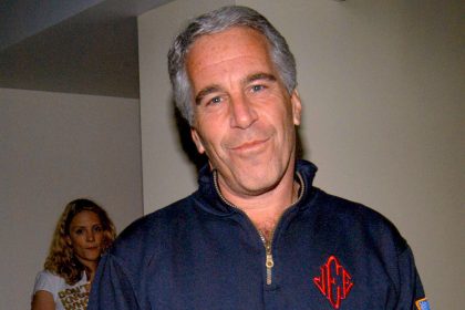 FOTO: Misil iraní con la inscripción en memoria de las víctimas de Epstein