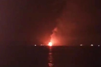 Arden petroleros en Oriente Medio, mientras Irán expone cómo poner fin a la guerra: MINUTO A MINUTO