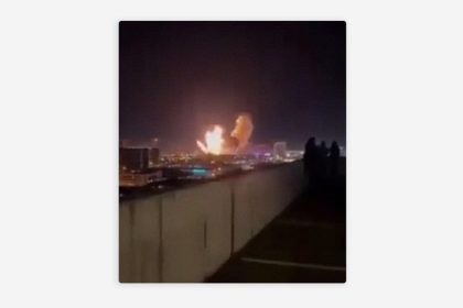 VIDEO: Impacto de un misil iraní en Israel ilumina la noche