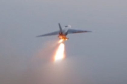 Irán lanza severos ataques contra bases aéreas y el centro de inteligencia israelí (VIDEO)