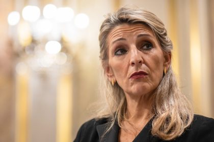 Vicepresidenta española: La UE debería luchar por no estar "secuestrada por Trump"