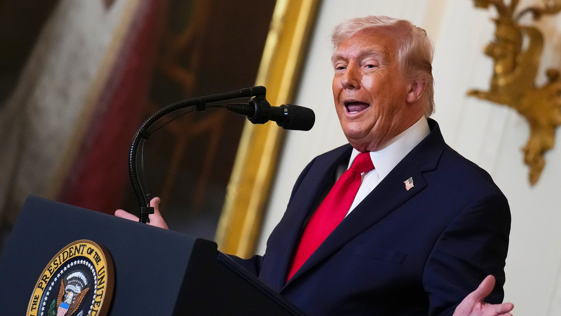 Trump compara su estrategia ante Irán y la de Obama con una FOTO