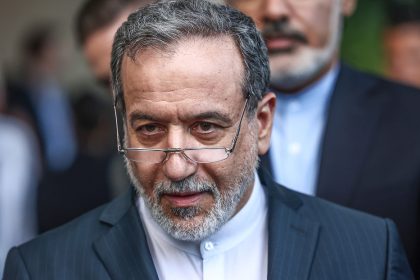 Canciller iraní: Ormuz está abierto para todos menos para los enemigos y sus aliados