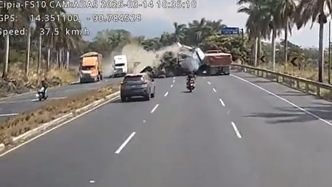 VIDEO: Un camión pierde el control y provoca un choque mortal en Guatemala