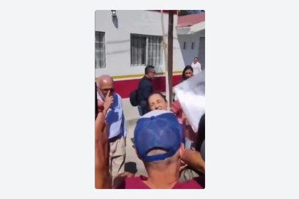 VIDEO: Golpean por accidente a Sheinbaum en un ojo