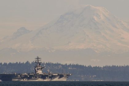 EE.UU. aplaza el desmantelamiento de su portaviones más antiguo