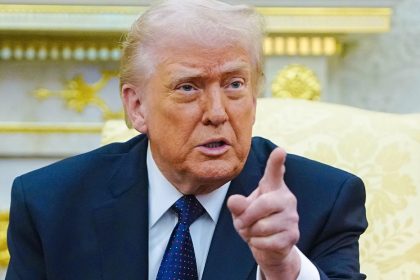 FT: Trump sigue convencido de que Rusia es fuerte y Ucrania débil