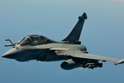 Medios: Francia se queda corta de misiles para sus Rafales tras interceptar drones iraníes