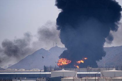 Trump afirma estar "hablando" con Irán, mientras intenta resolver la crisis energética: MINUTO A MINUTO