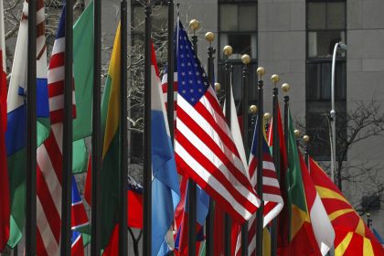 Rubio activa a diplomáticos de EE.UU. para presionar a otros países contra Irán