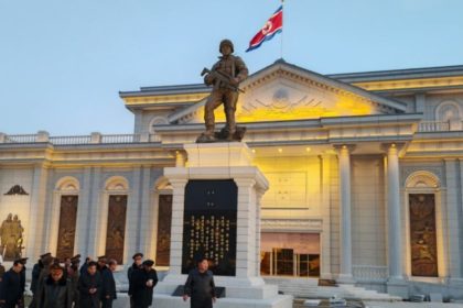 FOTOS: Kim Jong-un inspecciona la construcción del museo que honrará las hazañas de soldados en operaciones en el extranjero