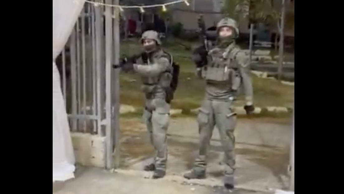 VIDEO: Fuerzas israelíes irrumpen con granadas en boda palestina en Cisjordania
