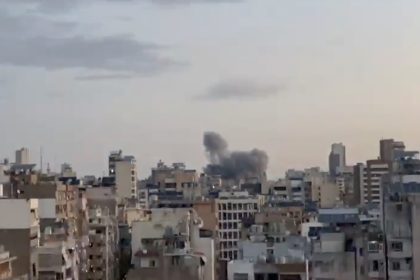 FUERTE VIDEO: Un potente ataque aéreo israelí destruye por completo un edificio en Beirut