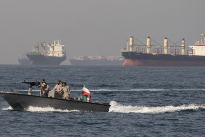 Canciller iraní propone elaborar nuevas reglas para el estrecho de Ormuz tras el fin de la guerra