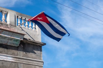 Kremlin: "Estamos debatiendo cómo ayudar a Cuba en una situación tan difícil"