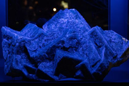 China halla enorme yacimiento con minerales críticos en medio de la disputa tecnológica con EE.UU.