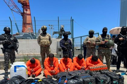 EE.UU. y un país latinoamericano ejecutan operaciones en el mar contra el crimen organizado