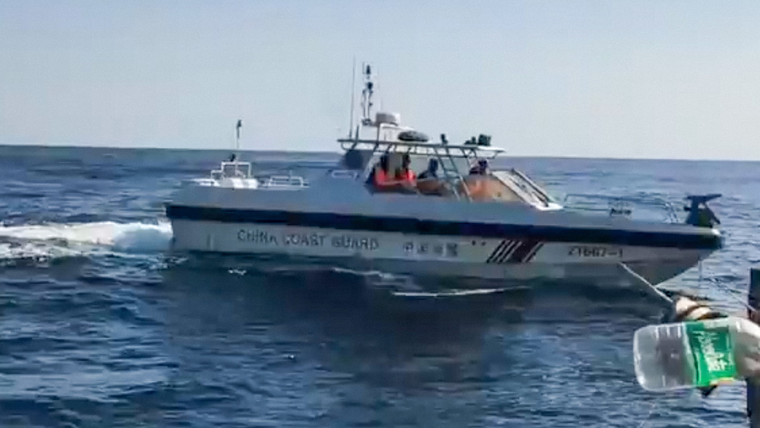 Tenso choque entre Pekín y Manila en un área en disputa (VIDEOS)