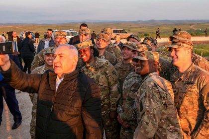 "Serán víctimas de las ilusiones de Netanyahu": jefe del Parlamento iraní advierte a soldados de EE.UU.