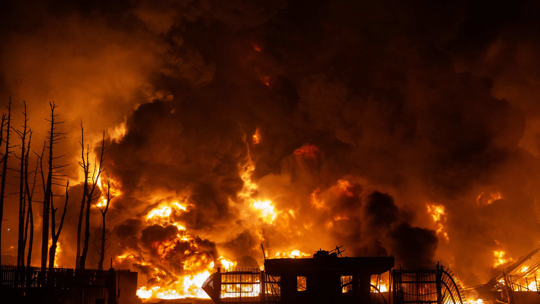 Oriente Medio al límite: ataques en curso, desconfianza total y advertencias de desastre industrial, MINUTO A MINUTO