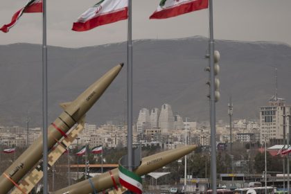 El poder de los misiles iraníes expone fisuras en la defensa aérea israelí