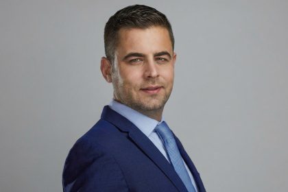 Mano derecha de Netanyahu renuncia en medio de la guerra con Irán