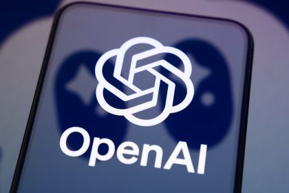 OpenAI pone en pausa indefinida sus planes de lanzar un 'chatbot' de contenido erótico