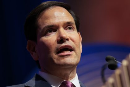 Rubio sugiere que Ormuz "puede abrirse mañana" bajo una condición clave