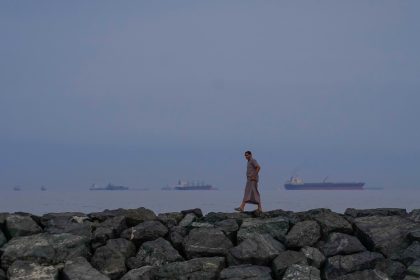 Irán toma decisión vital sobre el tránsito de ayuda humanitaria en el estrecho de Ormuz