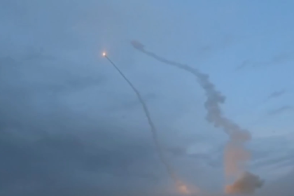 VIDEO: Irán lanza contundente ataque contra la industria pesada estadounidense en la región