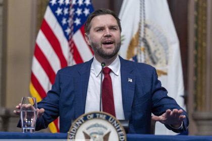 Vance: La agresión a Irán continuará "un poco más"