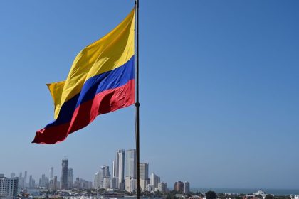 Colombia está dispuesta a vender energía a Ecuador en medio de guerra comercial