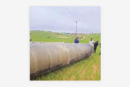 VIDEO: Habitantes hallan ENORME fragmento de un misil en Israel