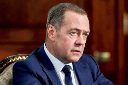 "Algo surrealista": Medvédev sobre la propuesta de Zelenski de proteger a países en Oriente Medio