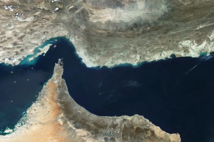 Irán da un paso adelante para imponer tarifas de tránsito por el estrecho de Ormuz