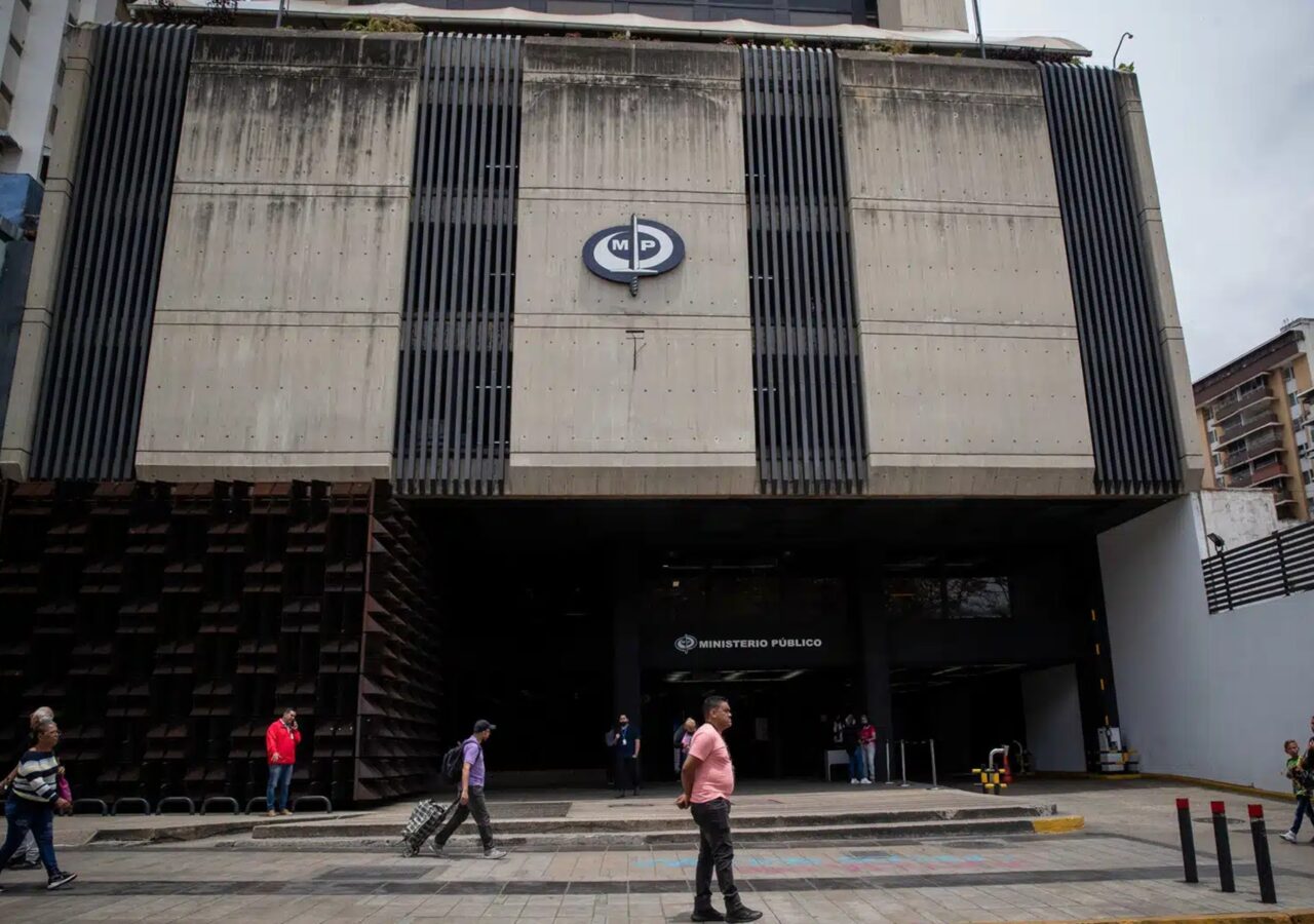 Oposición democrática alerta sobre un posible “reparto” de cargos de fiscal general y defensor del pueblo