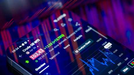 Brusco salto de los precios del petróleo en medio de la escalada en Oriente Medio